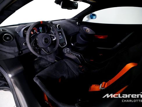 Used 2020 McLaren 620R RWD image 13