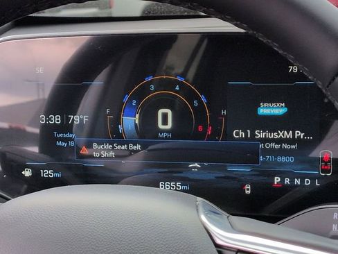 Used 2025 Chevrolet Equinox LT FWD image 12