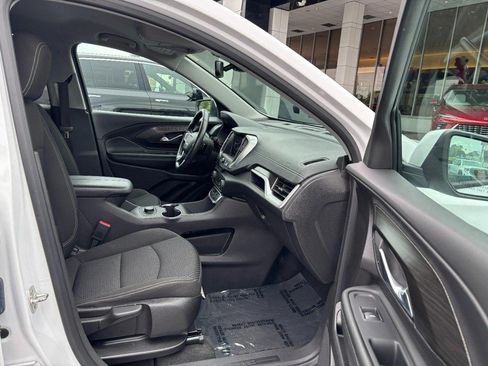Used 2024 GMC Terrain SLE FWD image 12