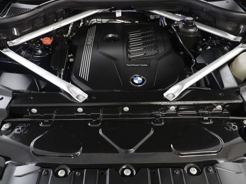 Used 2023 BMW X5 xDrive40i w/ M Sport Package AWD/4WD image 22