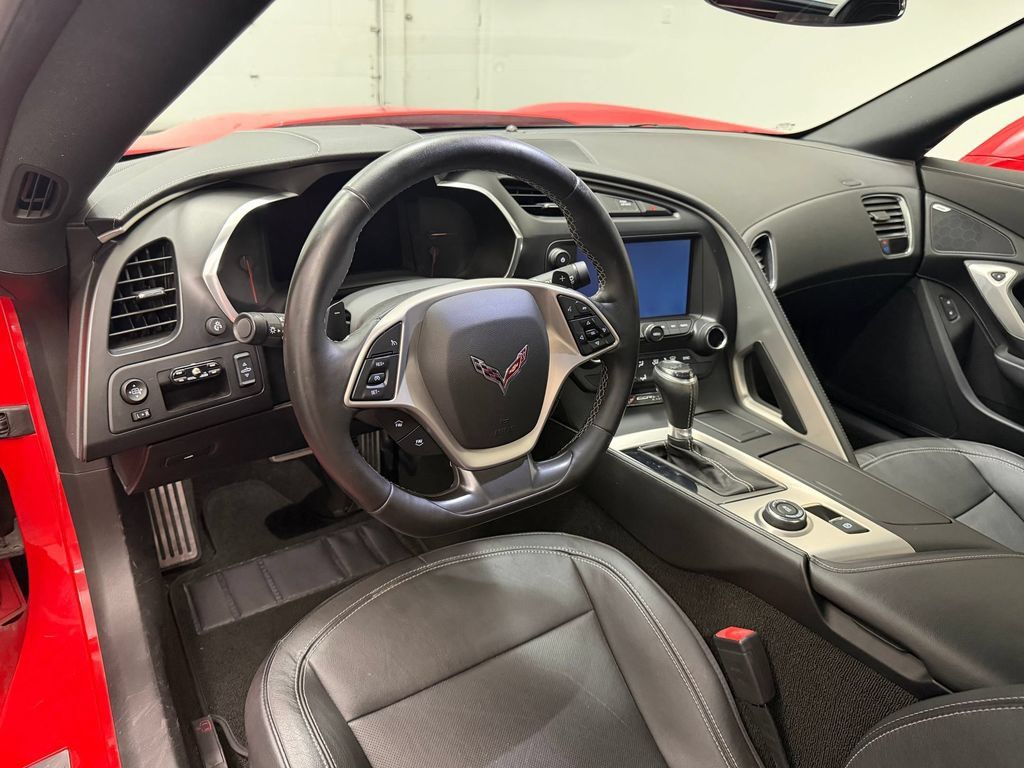 Used 2016 Chevrolet Corvette Stingray Convertible RWD image 4