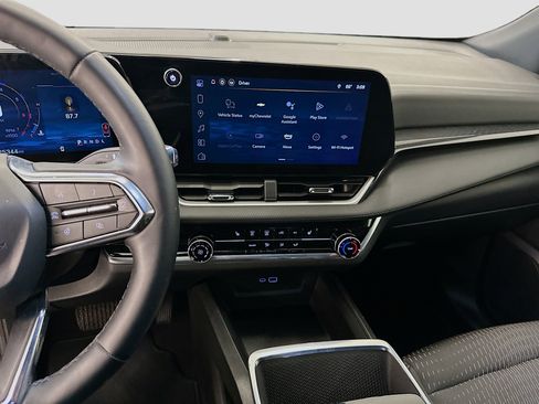 Used 2025 Chevrolet Equinox LT image 26