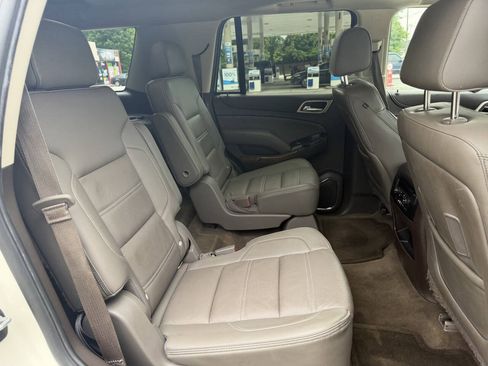 Used 2015 GMC Yukon Denali w/ Premium Package AWD/4WD image 10