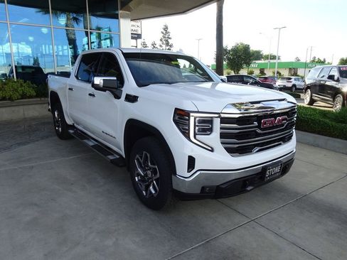 New 2026 GMC Sierra 1500 SLT w/ SLT Premium Package AWD/4WD image 1