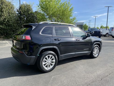 Used 2020 Jeep Cherokee Latitude image 9