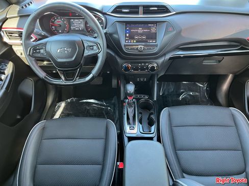 Used 2022 Chevrolet TrailBlazer RS FWD image 15