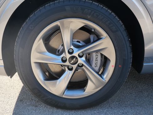 New 2026 Genesis GV70 2.5T Advanced image 4