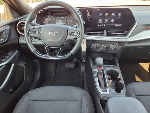 Used 2024 Chevrolet Trax RS FWD image 6