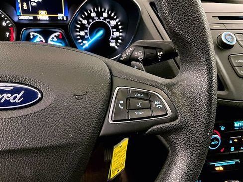 Used 2017 Ford Escape SE w/ SE Cold Weather Package AWD/4WD image 18