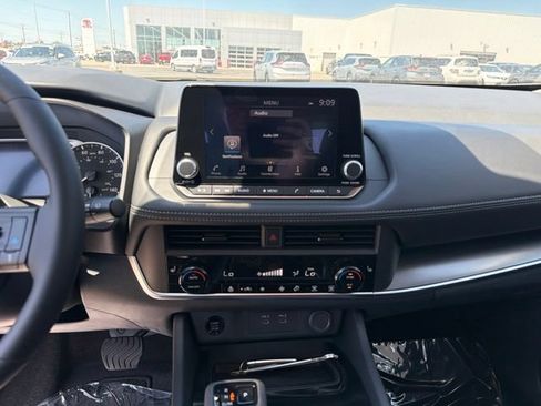 New 2026 Nissan Rogue SV FWD image 13