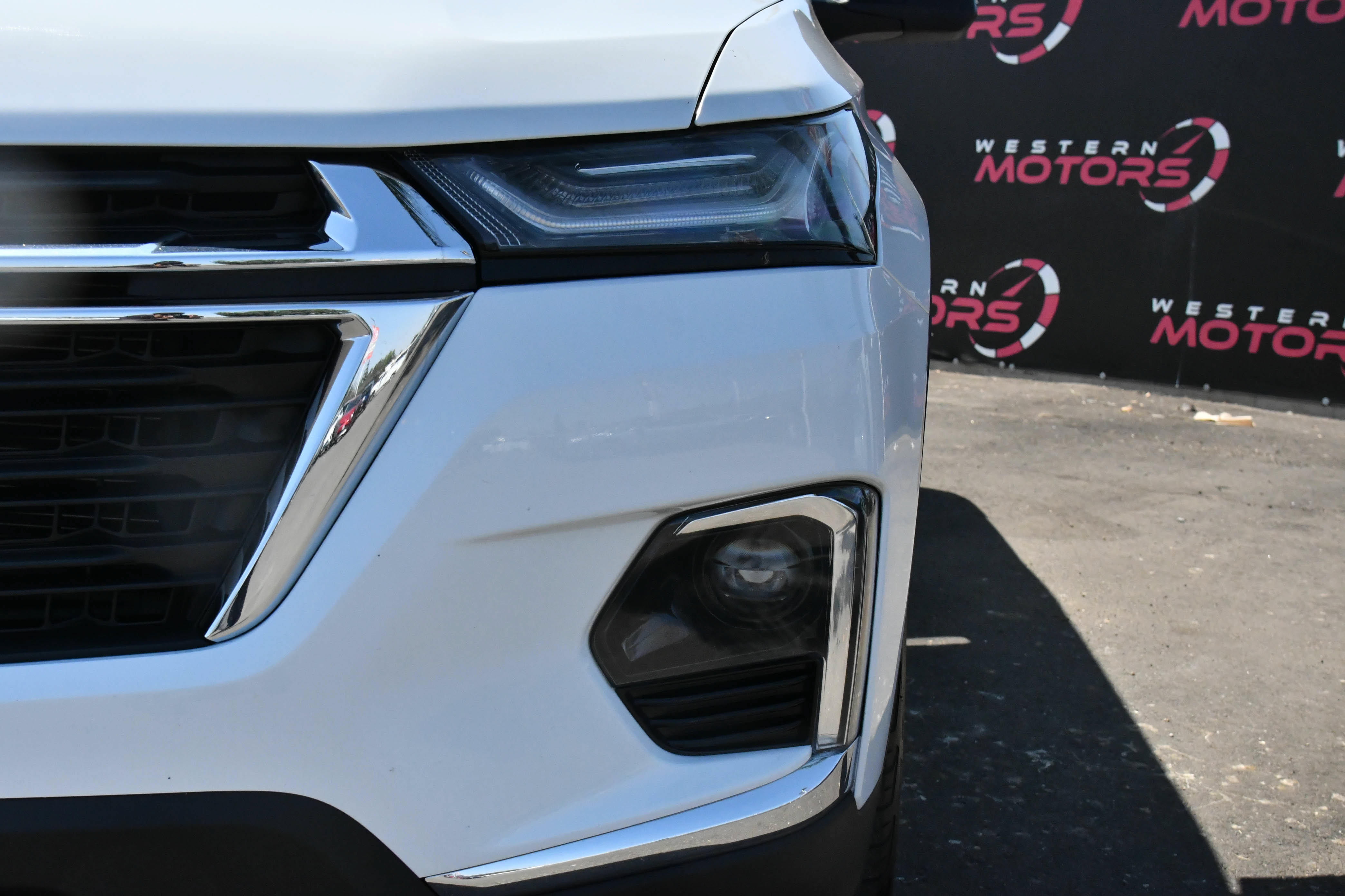 Used 2023 Chevrolet Traverse LS w/ LPO, Cargo Package FWD image 11