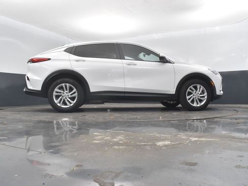 Used 2025 Buick Envista Preferred image 39