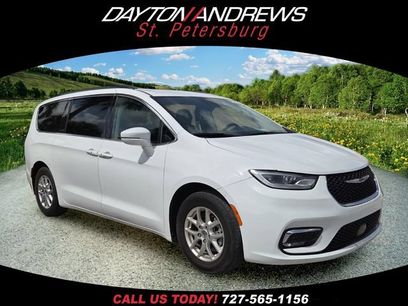 Used 2022 Chrysler Pacifica Touring-L
