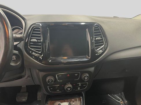 Used 2020 Jeep Compass Limited image 14