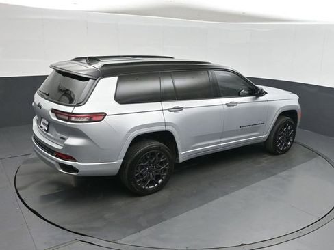 Used 2023 Jeep Grand Cherokee L Summit AWD/4WD image 35