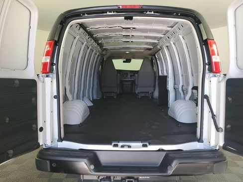 New 2026 Chevrolet Express 3500 Extended w/ Driver Convenience Package image 30