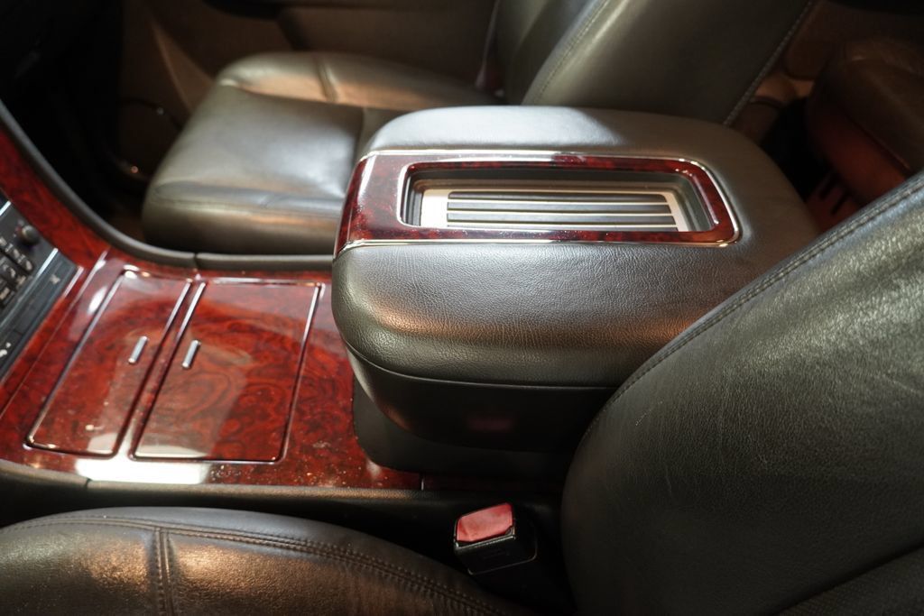 Used 2013 Cadillac Escalade ESV Premium AWD/4WD image 24