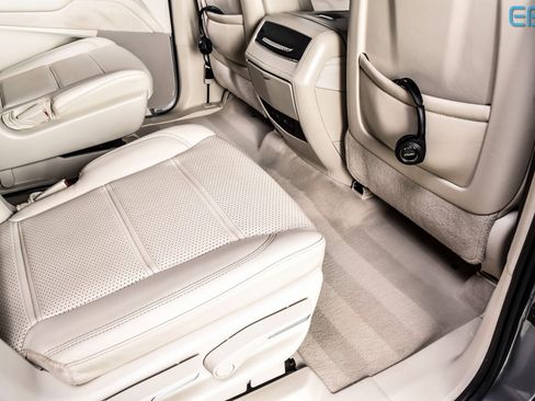 Used 2021 Cadillac Escalade ESV Premium Luxury Platinum image 23