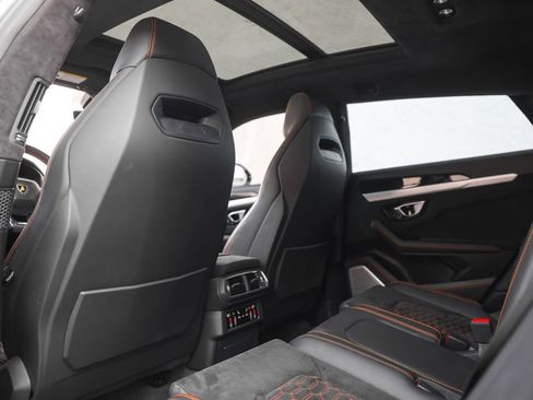 Used 2020 Lamborghini Urus AWD/4WD image 33