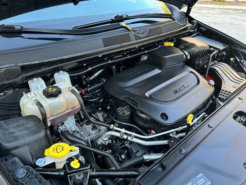 Certified 2023 Chrysler Pacifica Touring-L FWD image 29
