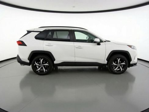 New 2025 Toyota RAV4 SE image 7