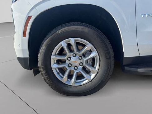Used 2025 Chevrolet Tahoe LT AWD/4WD image 9