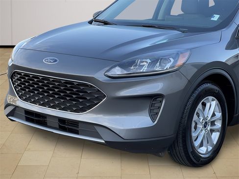 Used 2022 Ford Escape SE w/ Cold Weather Package image 35