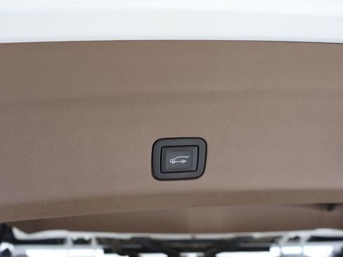 Used 2023 GMC Yukon Denali AWD/4WD image 17