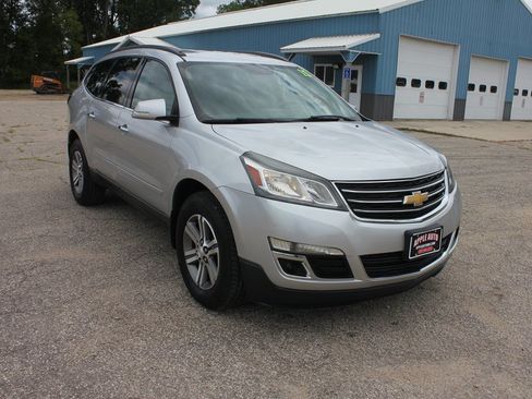 Used 2015 Chevrolet Traverse LT FWD image 3