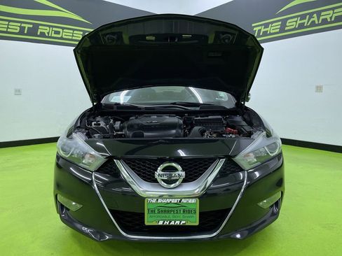 Used 2017 Nissan Maxima Platinum image 4