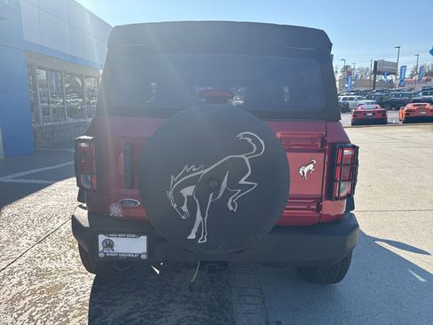 Used 2021 Ford Bronco Base image 5