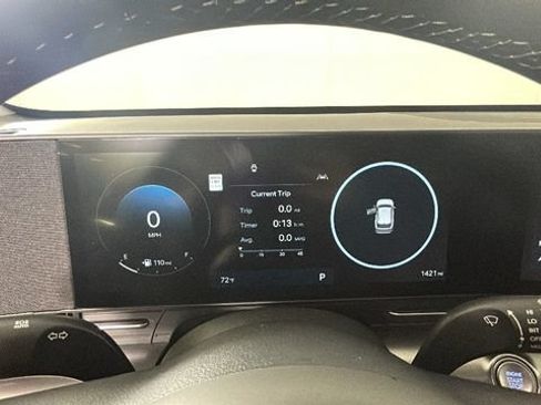 Certified 2025 Hyundai Kona SEL AWD/4WD image 17