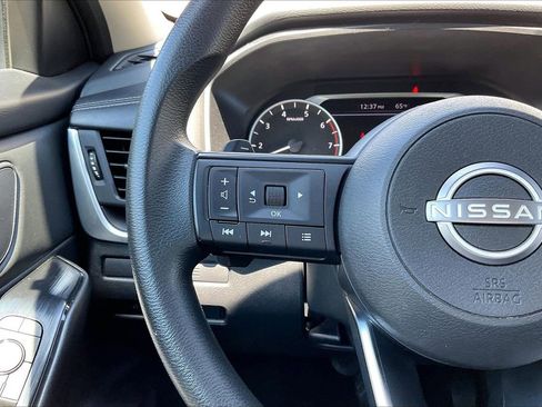 Used 2024 Nissan Rogue S FWD image 29