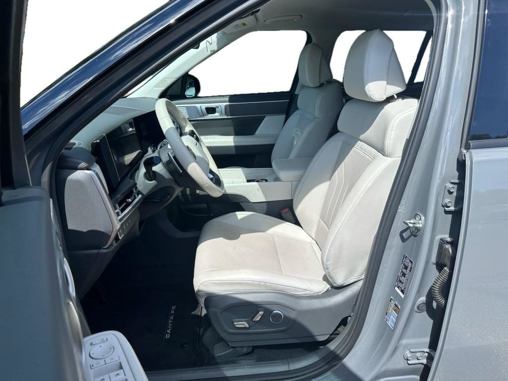 Used 2024 Hyundai Santa Fe SEL FWD image 8
