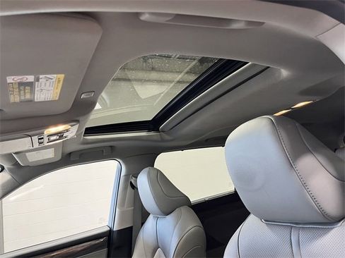 Used 2023 Toyota Highlander Limited image 23