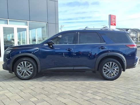 Certified 2025 Nissan Pathfinder SL w/ SL Premium Package image 7