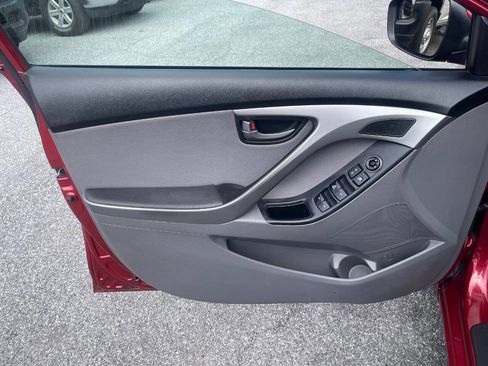 Used 2014 Hyundai Elantra SE w/ Option Group 02 image 12