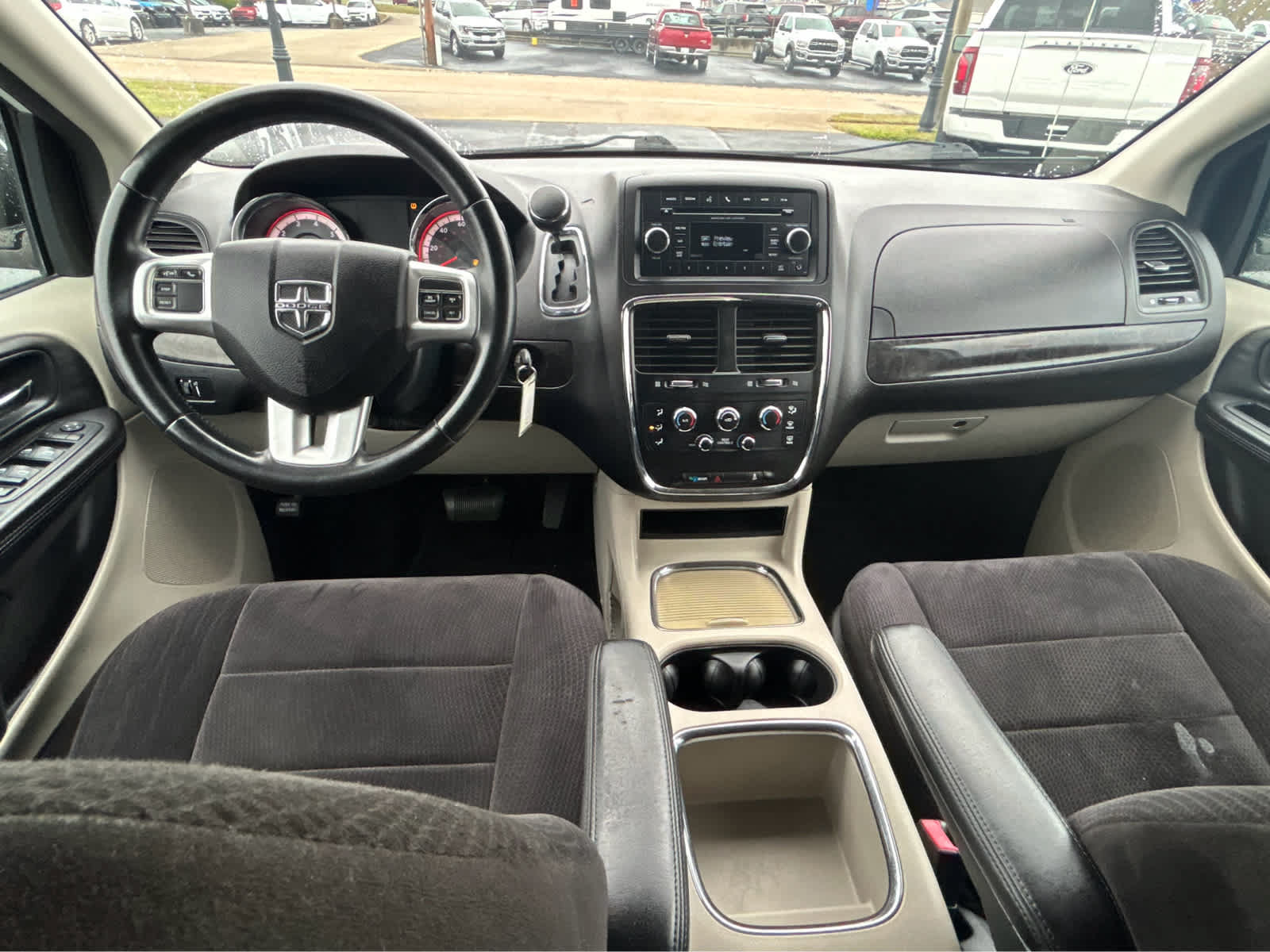 Used 2014 Dodge Grand Caravan SXT w/ UConnect Hands-Free Group FWD image 16