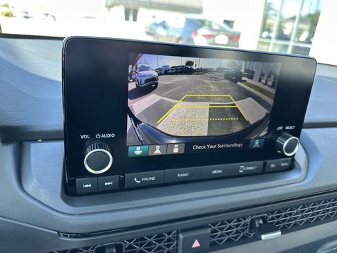 Used 2025 Honda Accord SE image 18