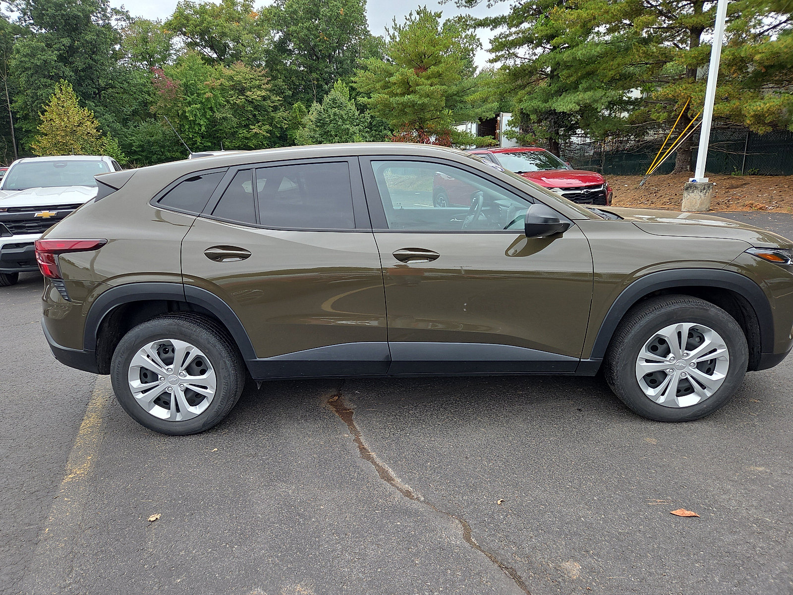 Used 2024 Chevrolet Trax LS FWD image 2