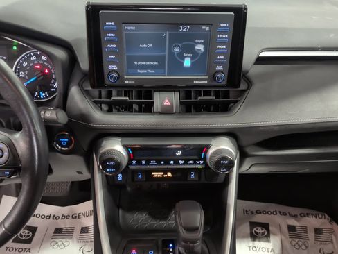 Used 2020 Toyota RAV4 XLE w/ XLE Grade Weather Package image 23