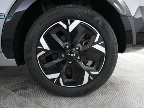 Used 2024 Kia Niro Wind w/ Wind Preserve Package FWD image 9