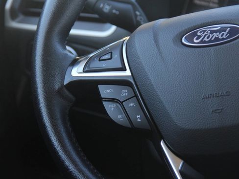 Certified 2024 Ford Edge SEL image 17