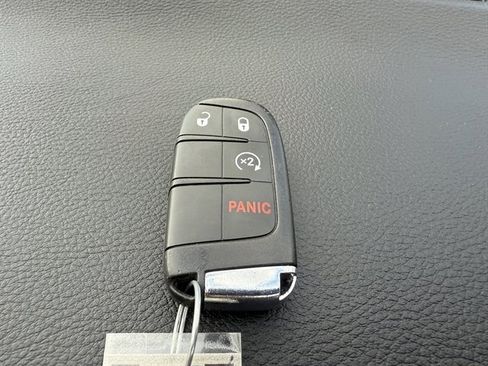 Used 2019 Jeep Compass Latitude w/ Popular Equipment Group AWD/4WD image 46