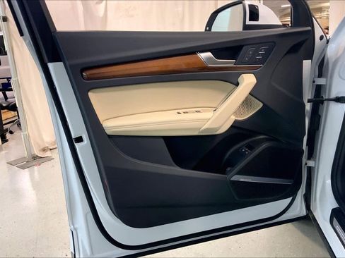 Used 2022 Audi Q5 e Premium Plus image 21