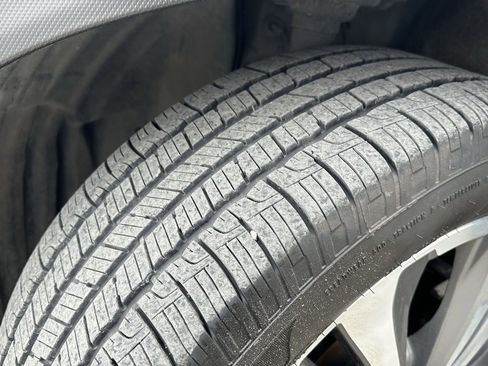 Used 2021 Subaru Ascent Limited w/ Technology Package image 9