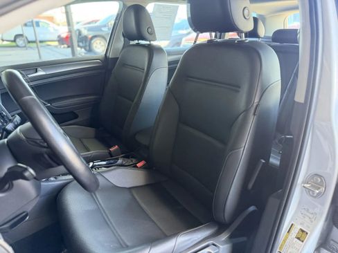 Used 2018 Volkswagen Golf SE FWD image 14