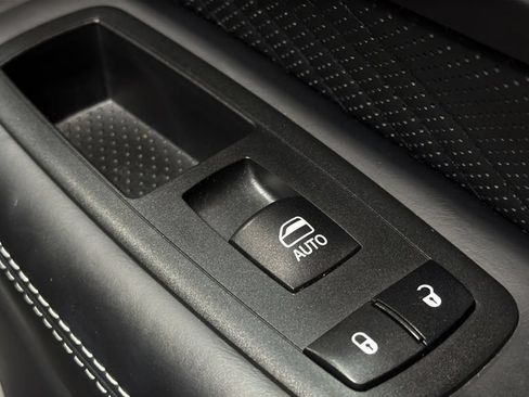 Used 2018 Jeep Grand Cherokee SRT AWD/4WD image 11