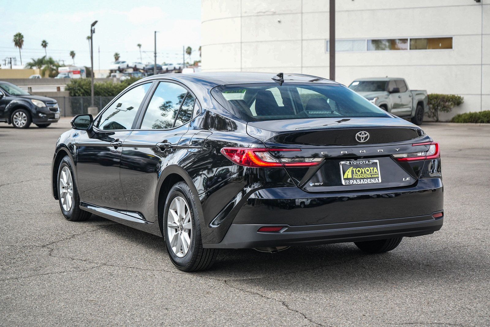 Used 2025 Toyota Camry LE FWD image 8