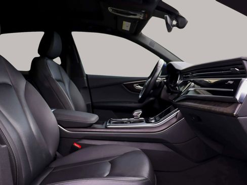 Used 2021 Audi Q8 Premium Plus w/ Premium Plus Package image 39